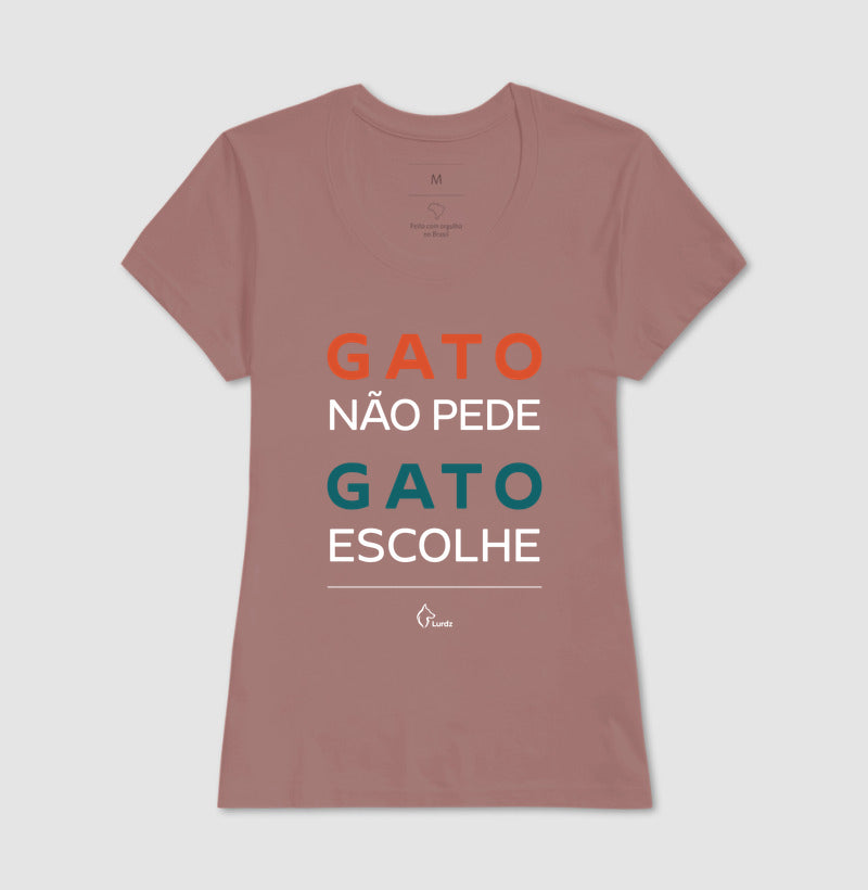 Camiseta Adulto Gato não pede Gato Escolhe