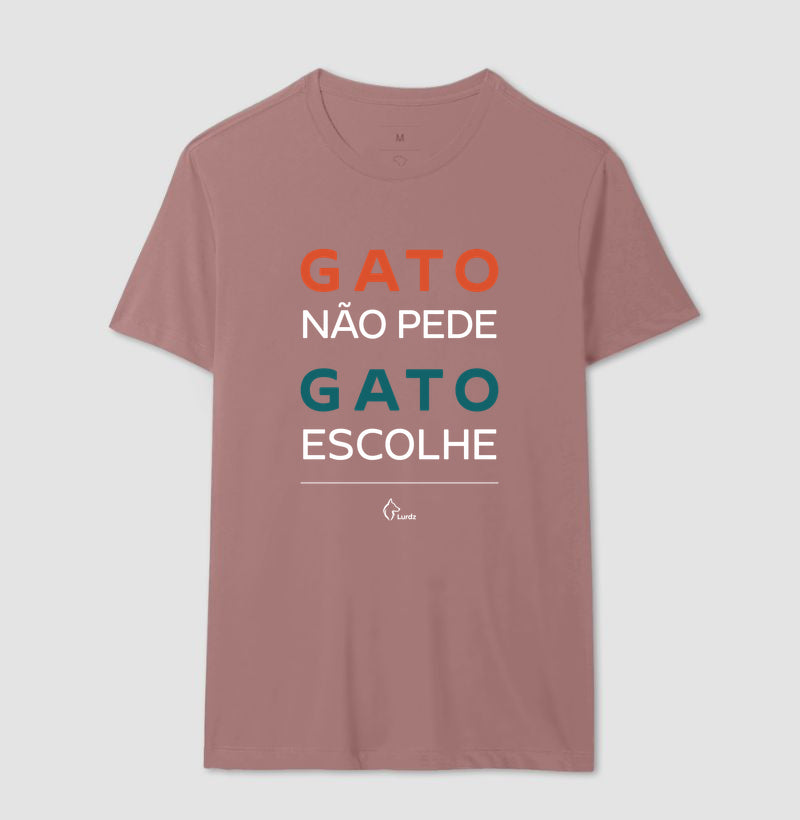 Camiseta Adulto Gato não pede Gato Escolhe